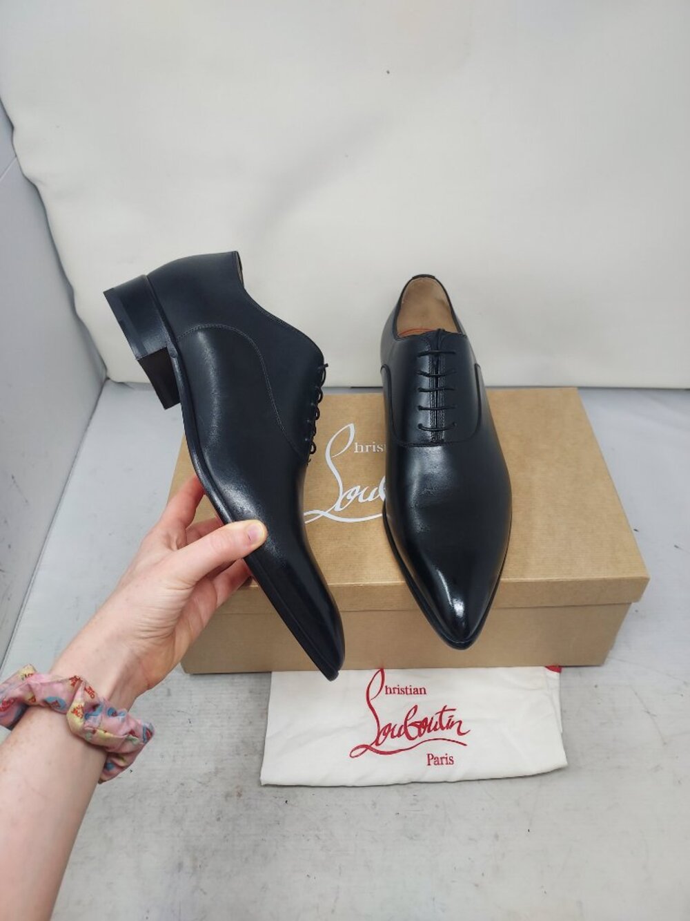 CHRISTIAN LOUBOUTIN MENS Pelvis Black Pointed Toe Lace Up Oxford Shoe